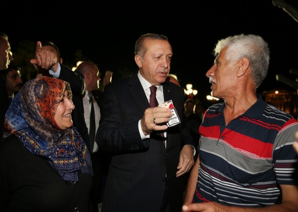 Erdoğan ve Yıldırım Şehitler Abidesi'nin ziyaret etti