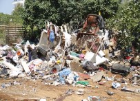 EVDE ÇALIŞMA - 5 Evden 38 Kamyon Çöp Çıktı