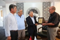 MIMARSINAN - Mahalle Muhtarlarından Başkan Büyükkılıç'a Plaketli Teşekkür Ziyareti
