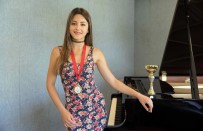 MOZART - Piyanonun Genç Yeteneği