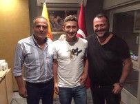 SABRİ SARIOĞLU - Sabri Göztepe İle Anlaştı, Sosyal Medya Yıkıldı