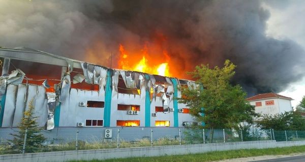 Çerkezköy'de fabrikada yangın!