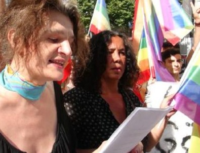 LGBT’lilere gözaltı operasyonu