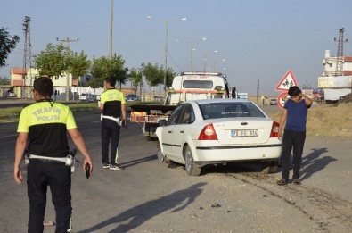 Şanlıurfa'da İki Otomobil Çarpıştı Açıklaması 1'İ Ağır 4 Yaralı