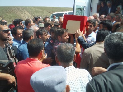 Terör Kurbanı Ak Partili Ahi'ye Veda