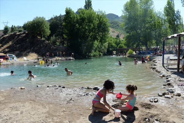 Tunceli'de plaj keyfi