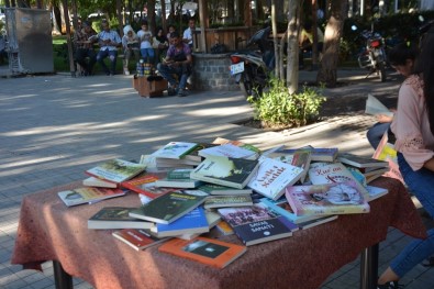 (Görüntü HD) Siverek'te Kitap Okuma Etkinliği Düzenlendi