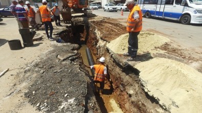 İhsaniye Mahallesinin 50 Yıllık Kanalizasyon Hattı Yenileniyor