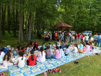 Kuran Kursu Öğrencileri Piknikte Neşeli Saatler Geçirdi