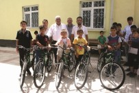 İBRAHIM KÖKSAL - Kuran Kursu Öğrencilerine Bisiklet Hediye Edildi