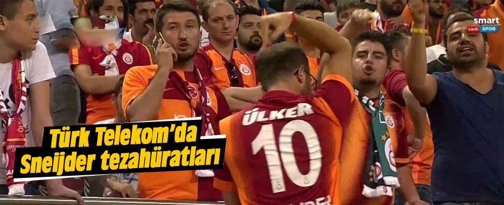 Türk Telekom Stadı'nda Sneijder tezahüratları.