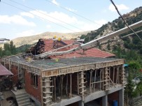 TEKELI - Afyonkarahisar'da Beton Mikseri Faciası Açıklaması 1 Ölü, 2Yaralı