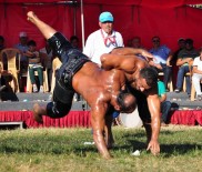 OLİMPİYAT ŞAMPİYONU - Sorgun'da Geleneksel Yağlı Güreşlere Yoğun İlgi