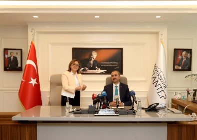 Adalet Bakanı Gül'den Şahin'e Ziyaret