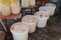 MANDA YOĞURDU - Güroymak'ta Kışlık Peynire Yoğun Talep