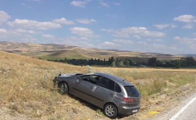 Otomobil Şarampole Uçtu Açıklaması 2 Yaralı