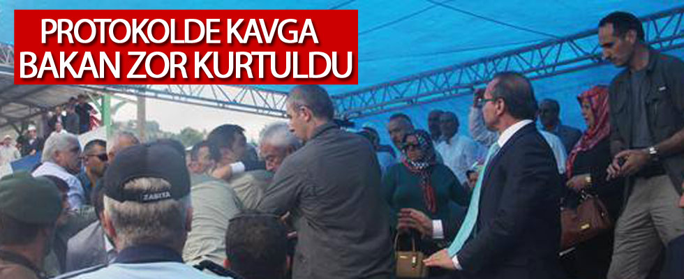 Protokolde kavga çıktı, bakan zor kurtuldu!