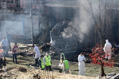 Afganistan'da Bombalı Araçla Saldırı Açıklaması 24 Ölü, 42 Yaralı