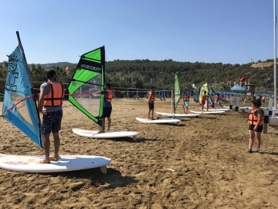 İnönü Üniversitesi Öğrencileri Kuşadası'nda Su Sporları Eğitimi Aldı