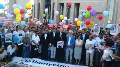 İstanbul Adliyesi Önünde Cumhuriyet Çalışanlarına Destek Eylemi
