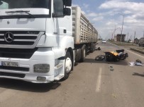 HÜSEYIN ATAK - Motosikletiyle Tıra Çarpan Ukraynalı Sürücü Yaralandı