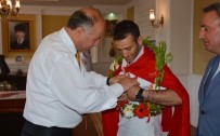 ERZURUM VALISI - Vali Azizoğlu'ndan Olimpiyat Şampiyonuna Cumhuriyet Altını