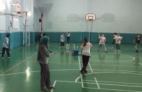 ÖMER SEYFETTİN - Badminton Temeli Çocuklara Öğretiliyor