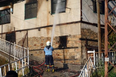 Beypazarı'nda Ev Yangını Açıklaması 4 Yaralı