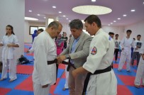 MUSTAFA ERKAYıRAN - Kırıkhan Kaymakamı Erkayıran'a Kahverengi Kemer