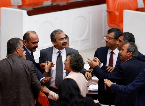 Sırrı Süreyya Önder ile CHP'li Erol'dan PKK atışması