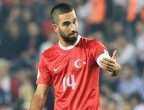 NEŞAT ERTAŞ - Arda Turan'dan Fatih Terim için imalı mesaj!