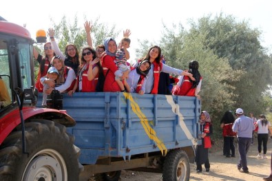 İnsanlara Bir Damla Mutluluk Olmaya Devam Ediyorlar