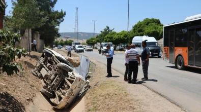 Minibüs Şarampole Devrildi Açıklaması 7 Yaralı