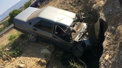 Mut'ta Trafik Kazası Açıklaması 3 Yaralı