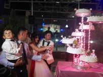 DÜĞÜN HEDİYESİ - Ünlü İşadamının Damat Oğluna Hediye Ettiği Bisiklet Herkesi Duygulandırdı