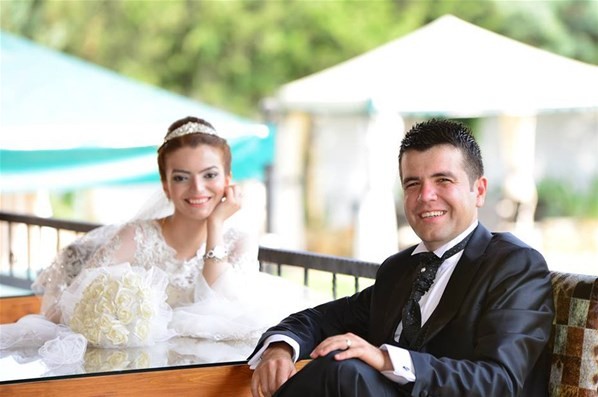 Çocuğunun gözünün önünde eşini öldürüp intihar etti