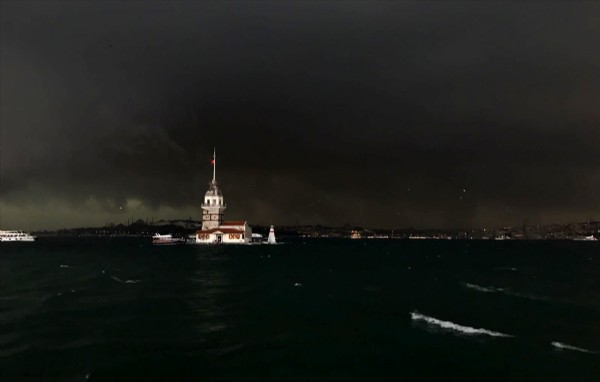 İstanbul'u sağanak ve dolu vurdu!