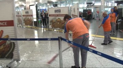 Atatürk Havalimanı'nda uçuşlara yağmur engeli