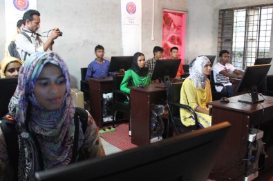 Bangladeş'te Sağlık Ve Eğitim Alt Yapılarının Geliştirilmesine Destek