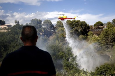 Fransa'da Orman Yangınları Nedeniyle 12 Bin Kişi Tahliye Edildi