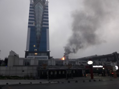 İstanbul'da Lüks Otelde Yangın Paniği