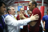 OSMAN AŞKIN BAK - Sahadan Çekilen İranlı Voleybolcuları Bakan Osman Aşkın Bak İkna Etti