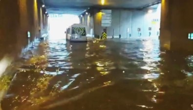 Taksim Tüneli Sular Altında Kaldı