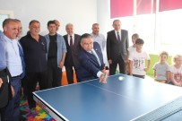 KOCAELİ VALİSİ - Bakan Yılmaz Öğrencilerle Masa Tenisi Oynadı