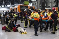 TREN KAZASı - Barcelona'da tren kazası: 48 yaralı