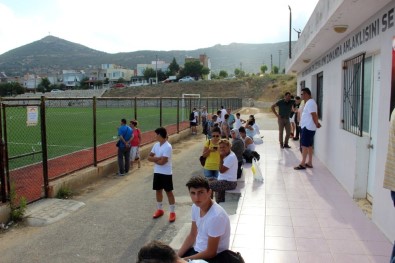 Foça'da Kurulan Futbol Lisesinde Elemeler Başladı