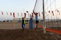 YABANCI KADIN - Manavgat'ta Plaj Voleybolu Heyecanı Başladı