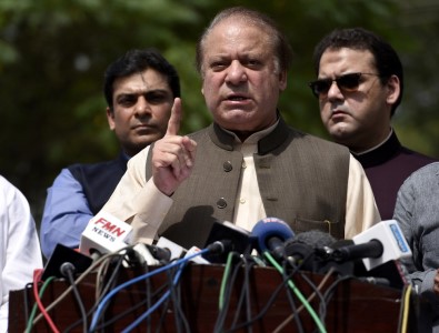Pakistan Başbakanı Navaz Şerif görevden alındı