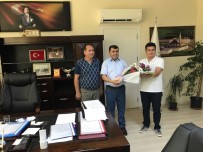 ÖĞRETMEN ATAMALARI - Van'a Yeni Atanan Öğretmenler Çiçeklerle Karşılandı