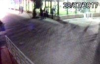 KALP MASAJI - Ölüm Halı Sahada Yakaladı